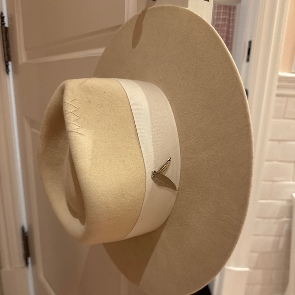 Grand Central Custom Hat (Cream/White) - Picture 1 of 3